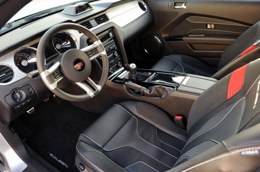 Интерьер Saleen S281 2010 года  (фото 25 из 51)